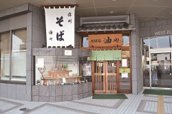 photo1